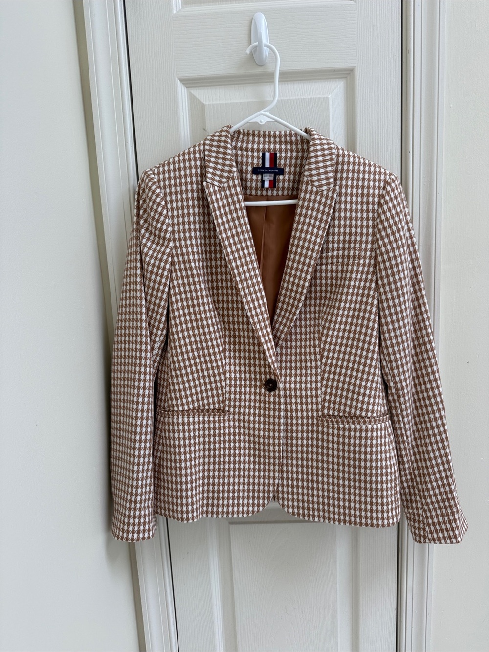 Tommy Hilfiger Tan and Cream Houndstooth Single-Button Blazer